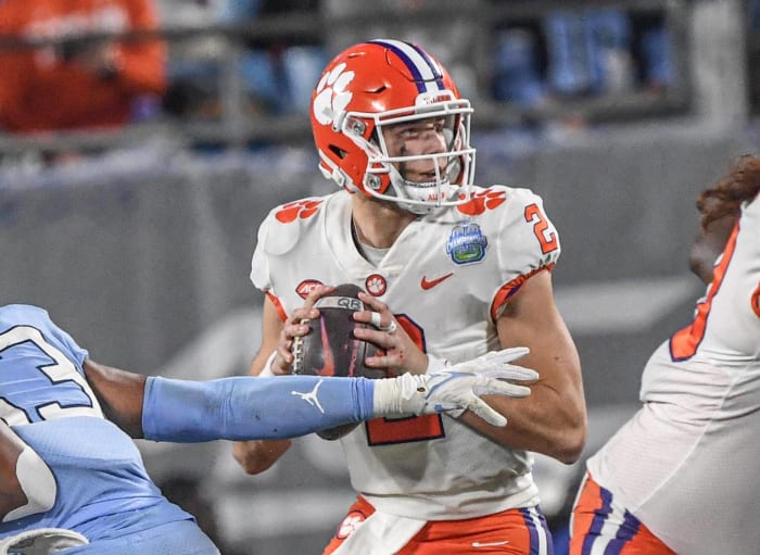 College football post-Christmas bowls: Picks and previews - latest sports news ** Orange Bowl: No. 6 Tennessee (10-2) vs. No. 7 Clemson (11-2), at Miami Gardens, Fla., 8 p.m., Friday, Dec. 30, ESPN