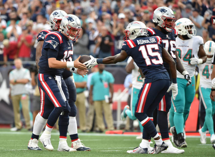 NFL Week 1 grades from around the league - NewsOpener Despite loss, Patriots QB continues fast rise
