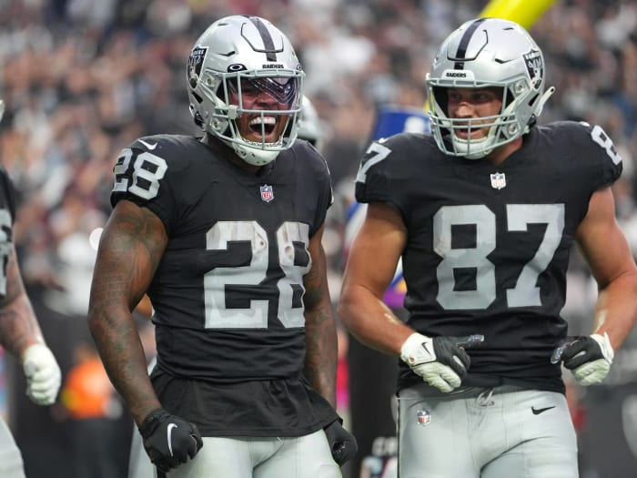 Josh Jacobs keeps making extension case