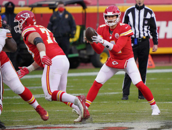 Ranking the backup QBs for the 2021 NFL season - NewsOpener Chad Henne