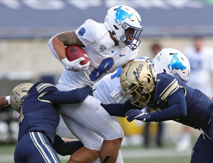 College football midseason bowl projections - latest sports news New Mexico Bowl: Wyoming vs. Buffalo, Dec. 18, Albuquerque, N.M.