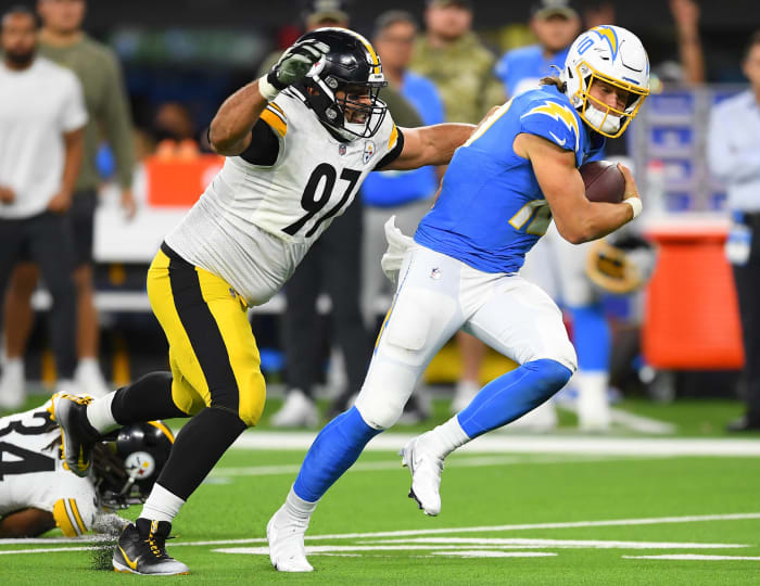 Justin Herbert preys on backup-laden Steeler defense