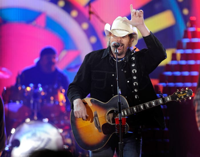 The 40 best (and biggest!) country songs from the 2010s | Yardbarker