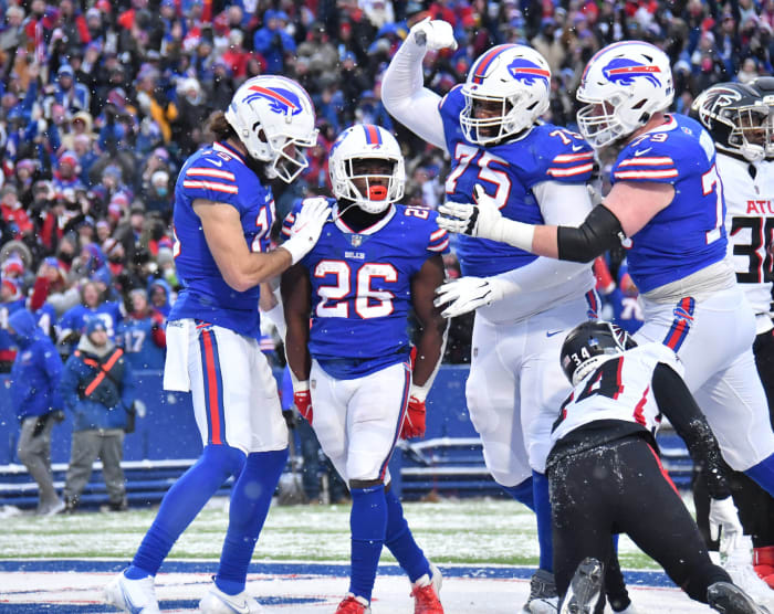Devin Singletary picks up slack to close out Falcons