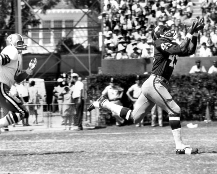Washington Football Team: Bobby Mitchell integrates franchise