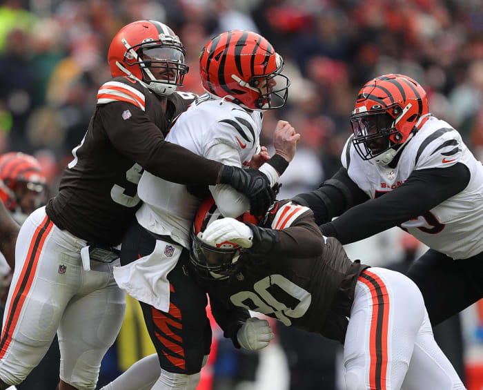 Ranking the NFL's pass-rushing units - NewsOpener Cleveland Browns