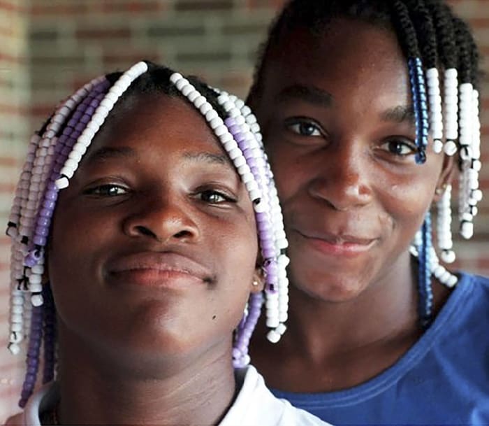 Williams' sisters win doubles gold (2000)