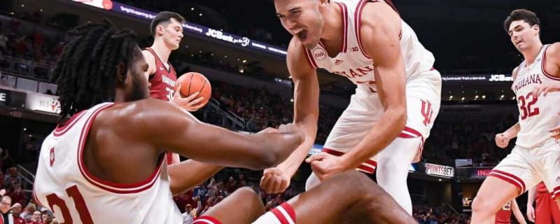 Watch: Indiana's Anthony Leal Hits Back-to-Back 3-Pointers in 1st Half vs. Iowa