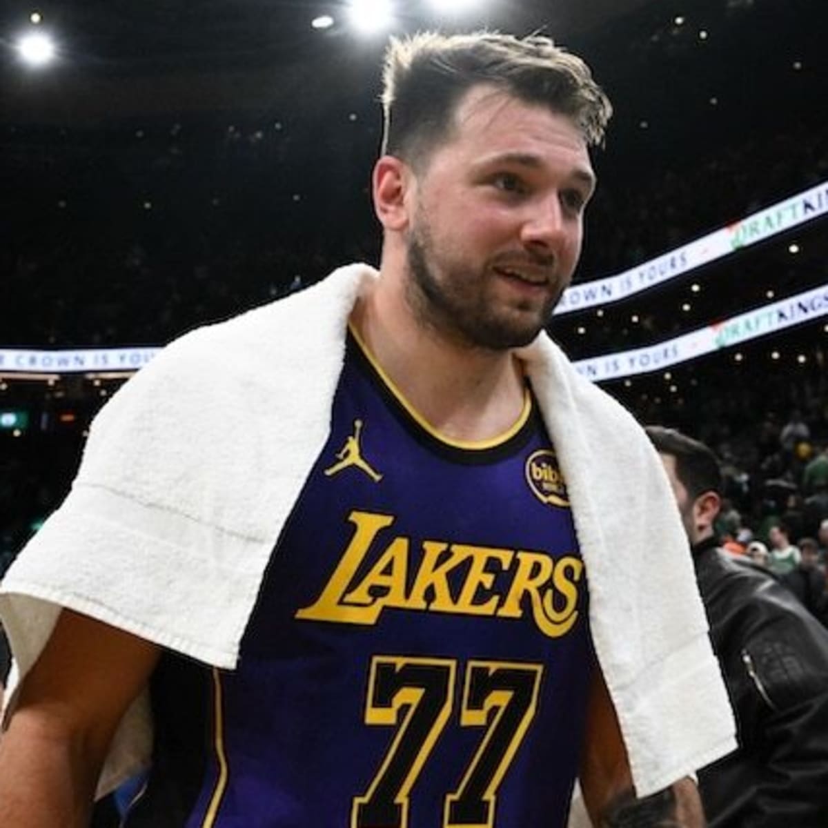Luka Doncic 'Fine' After Hurting Back In Fall | Yardbarker