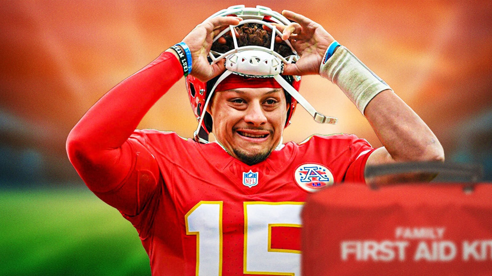 Chiefs' Patrick Mahomes, Andy Reid sending mixed signals on potential Week  16 status | Yardbarker