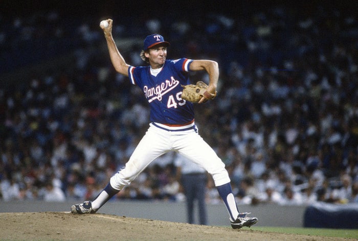 Texas Rangers: Charlie Hough (6)