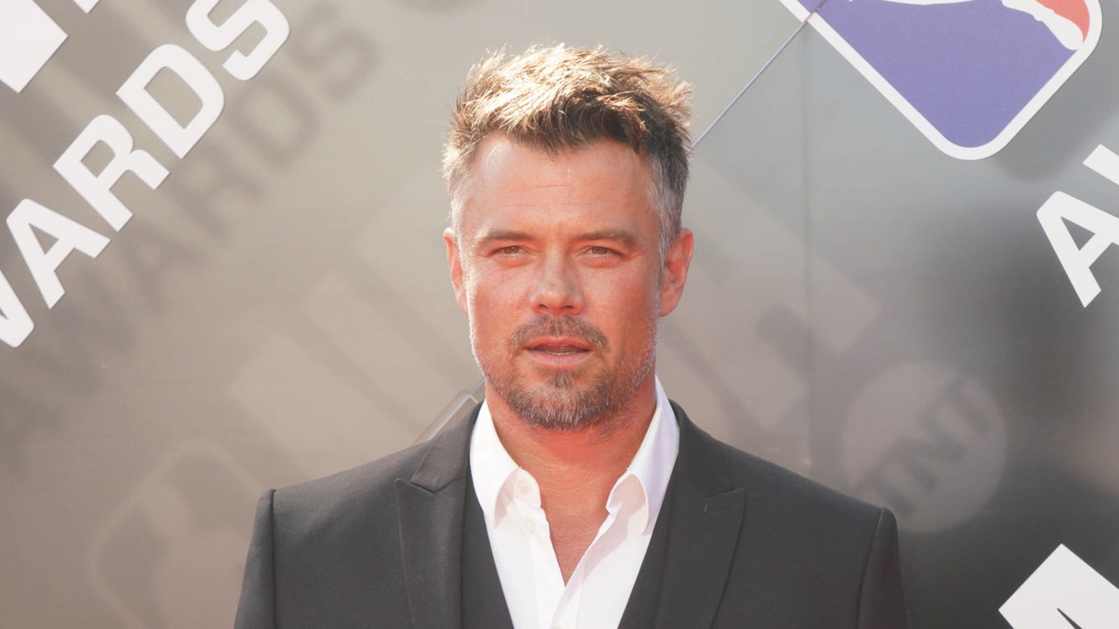Josh Duhamel shares footage from nearly drowning in the Dominican ...