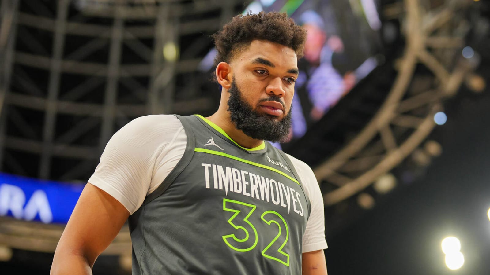 Timberwolves coach rips into team after Karl-Anthony Towns' 62-point night | Yardbarker