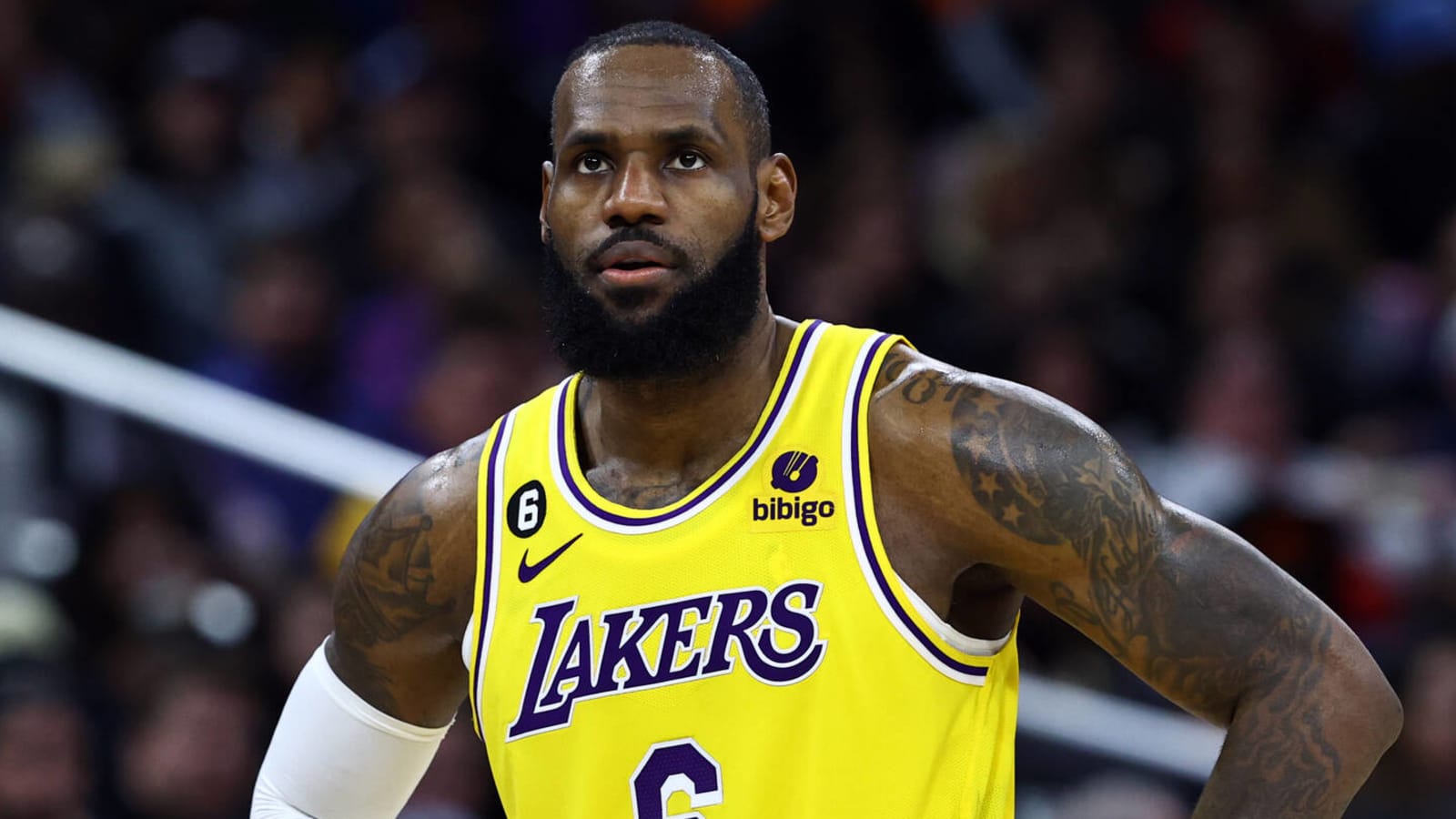 LeBron James makes ominous statement about Lakers future | Yardbarker