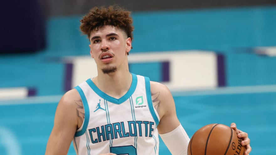 LaMelo Ball has funny reaction to jersey number mishap | Yardbarker