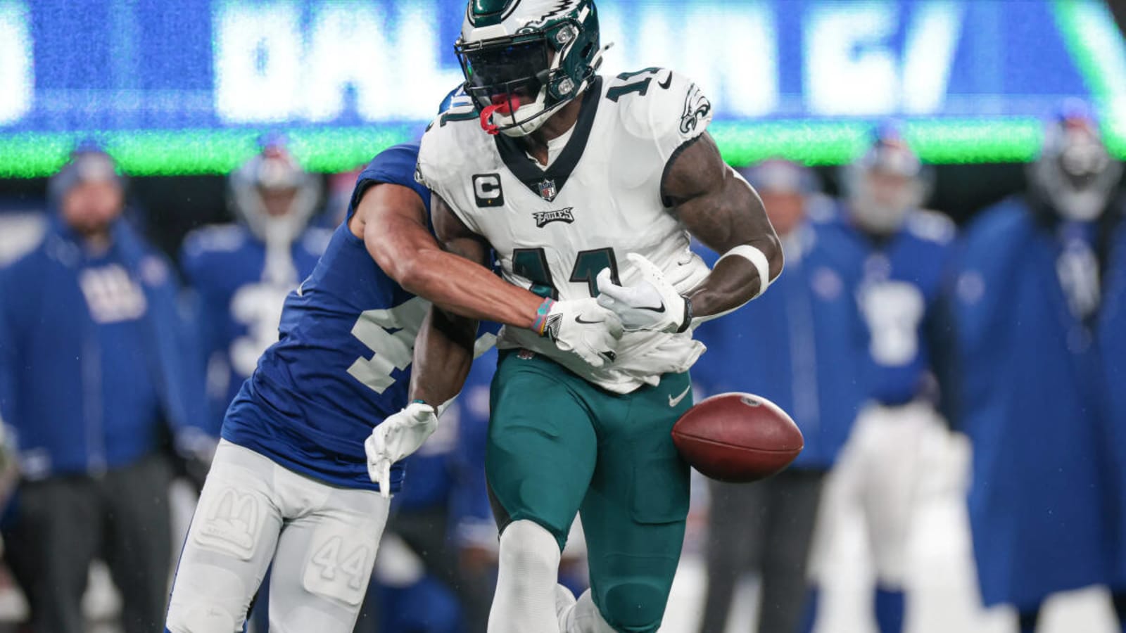 Kelce Backs Sirianni Amid Struggles: 'Locker Room Has Faith' | Yardbarker