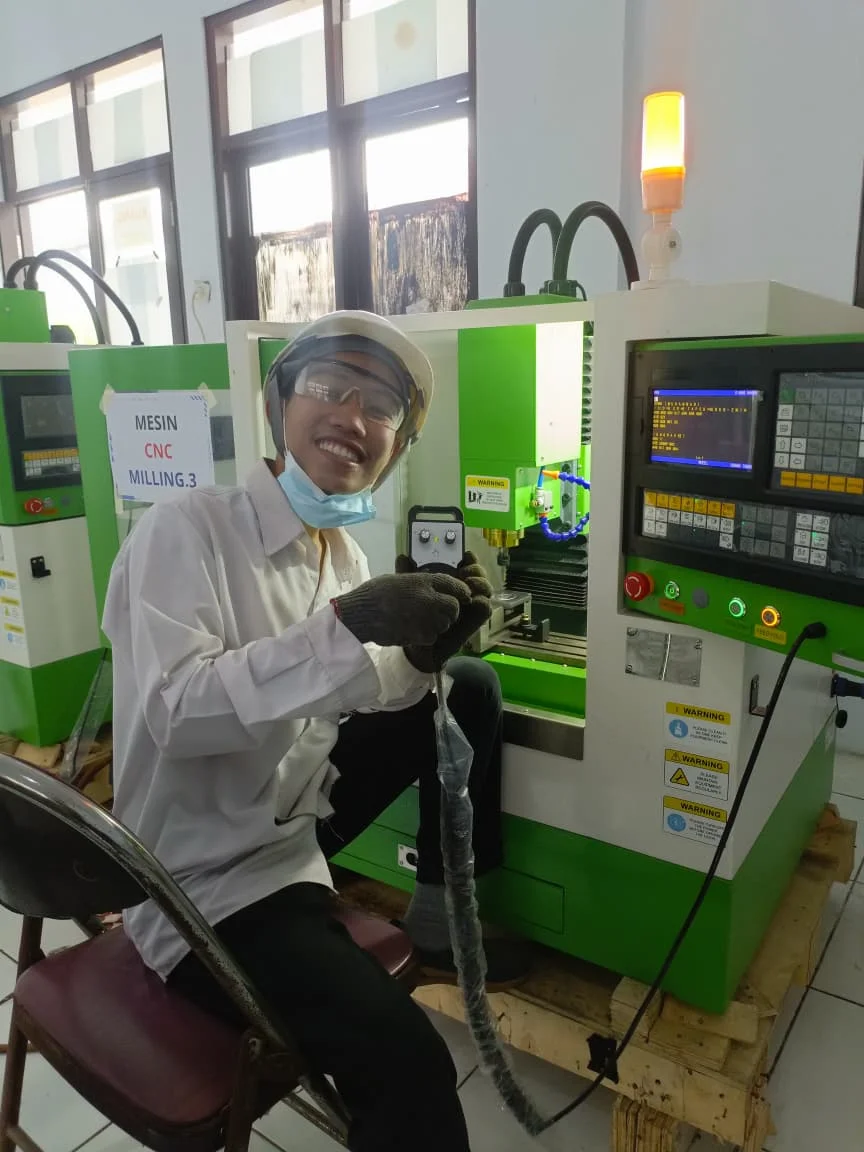 Asisten Instruktur Pelatihan Kerja Operator Mesin CNC di PT Engineering Sinar Abadi (Jasa)