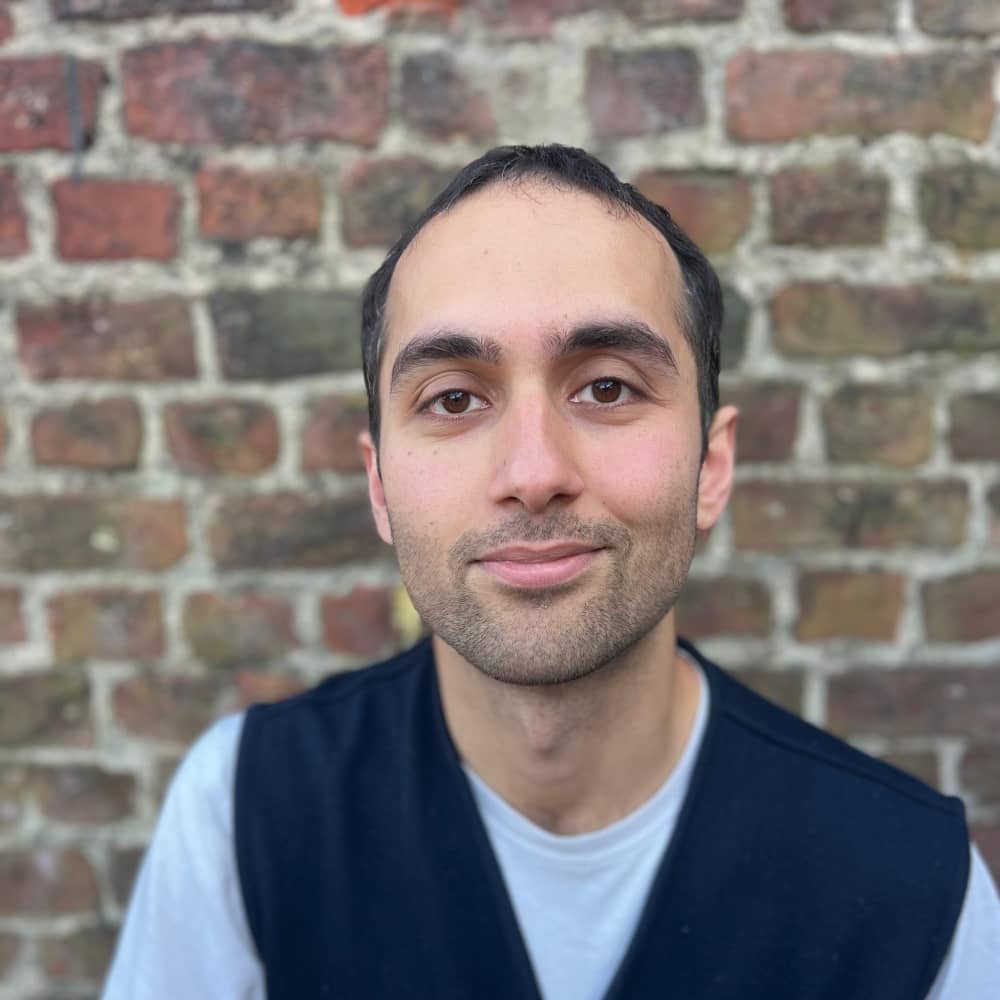 Portrait of Robin Haghi.