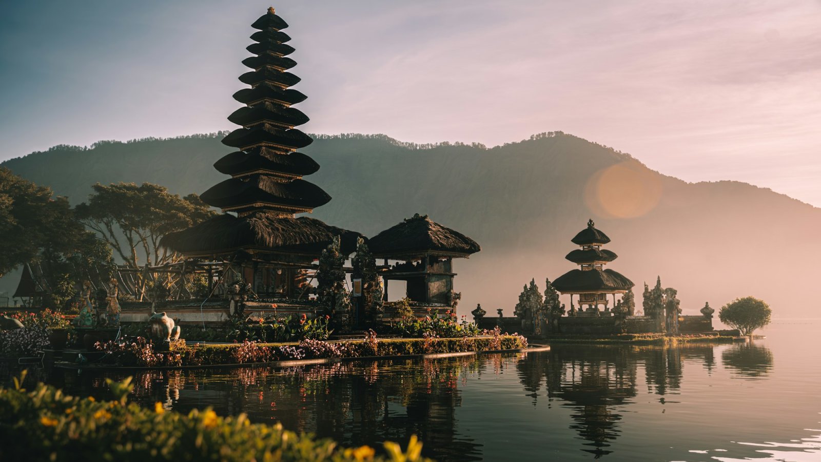 Templo Pura Ulun Danu Bratan sobre el lago Bratan, Bali