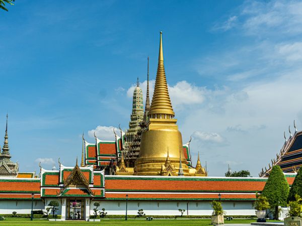 Chedi dorado y templos del Gran Palacio y Wat Phra Kaew, Bangkok