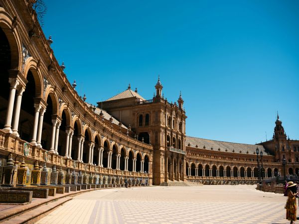 Plaza de España de Sevilla con su galería de arcos