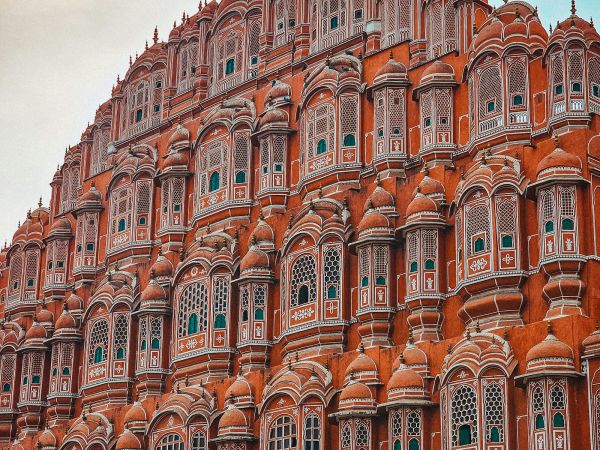 Fachada del Hawa Mahal en Jaipur, Rajastán