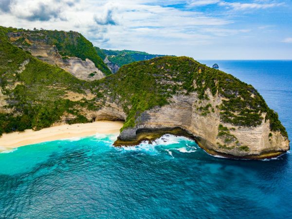 Playa de Kelingking en Nusa Penida, Bali