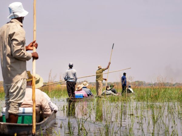 Mokoros en el Delta del Okavango, Botswana