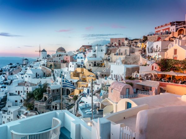 Pueblo de Oia en Santorini, Grecia