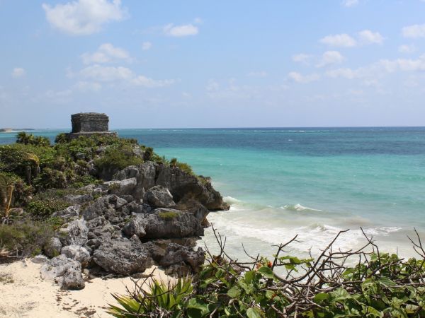 Ruinas mayas de Tulum frente al mar Caribe, México