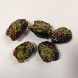 Daktyle z masą pistacjową, pistacjami i jagodami goji