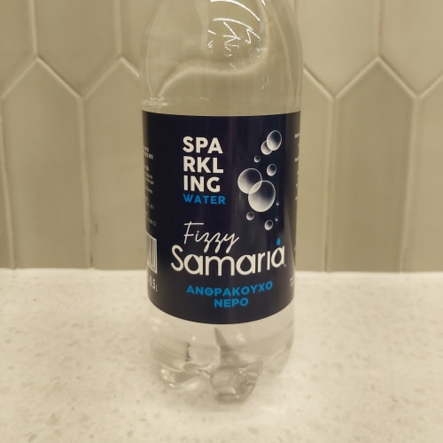 Woda gazowana 0,5 L