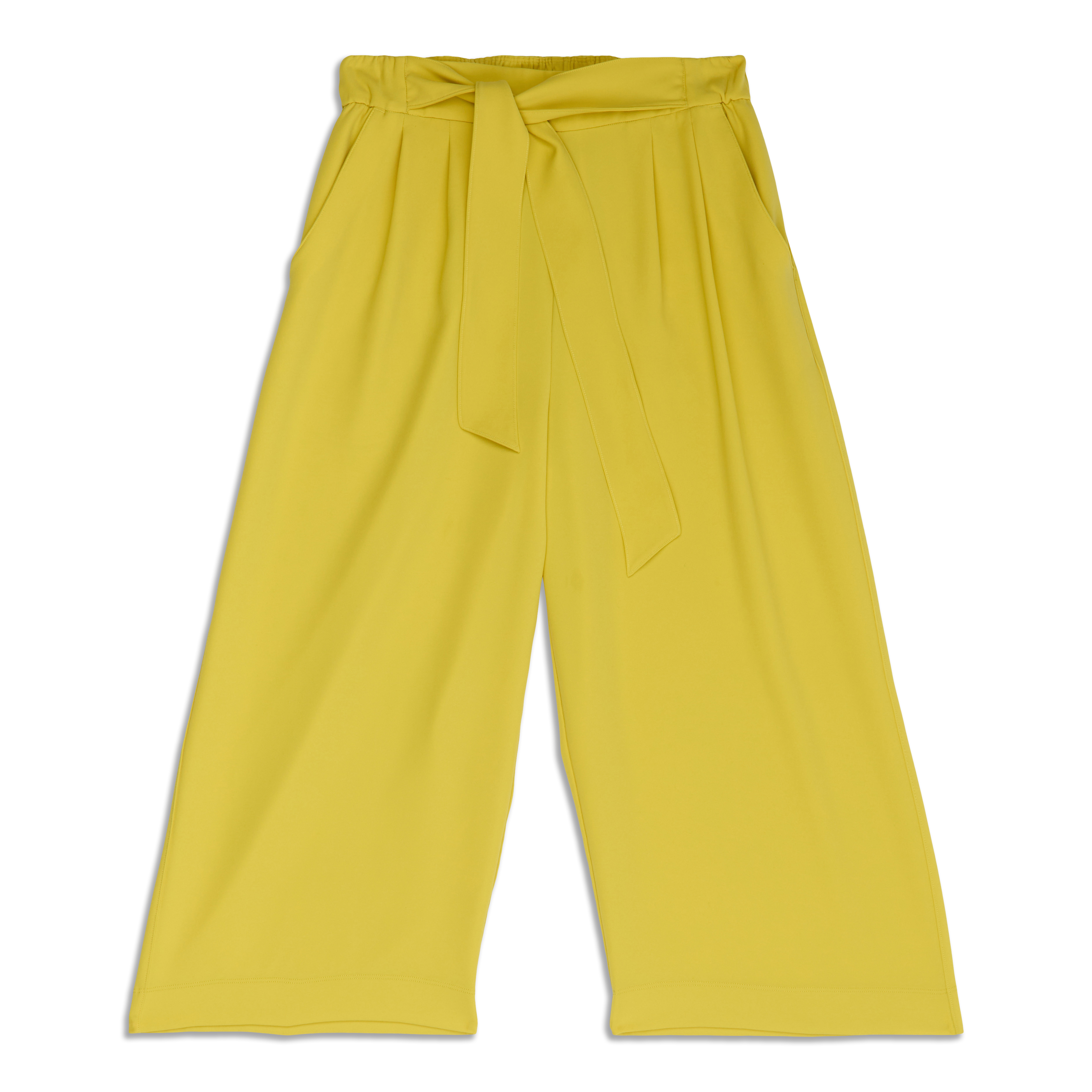 LULULEMON NOIR YELLOW SHORTS IN HONEYCOMB SIZE 0– WEARHOUSE CONSIGNMENT