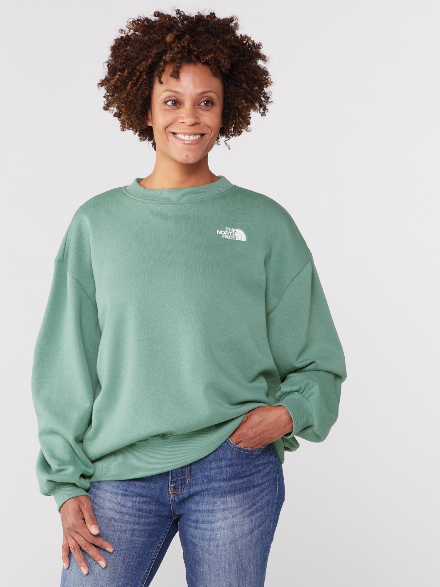 The North Face Evolution Oversized Crew Sweatshirt for Women in Green –  Glik's