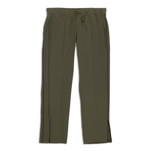 Anyone have the evergreen track pant? I don't see anything about them on  here & they are cute! : r/lululemon