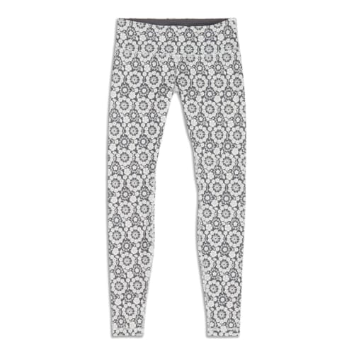 Lululemon Wunder Under Leggings US 6 Wee Are From Space Ice Grey Alpine  White, Women's Fashion, Activewear on Carousell