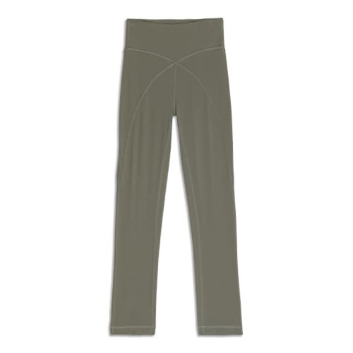 Alienating the 2%… within the fashion world: lululemon groove pants