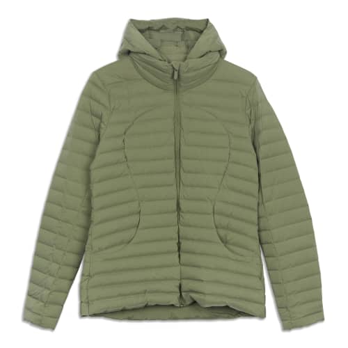Mist Over Windbreaker.. Is it worth it? Been eyeing up the Mist Over  Windbreaker *Reflective but have a hard time spending $400 on a Lulu  windbreaker. Any one have this and can
