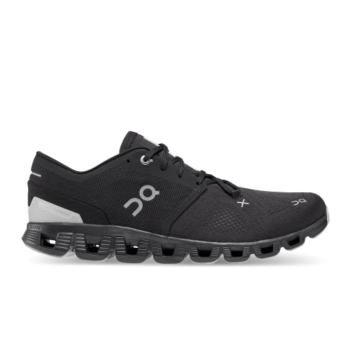on Cloud X 3 White black 24㌢ On Cloud X 3 Sneaker in White & Black | REVOLVE