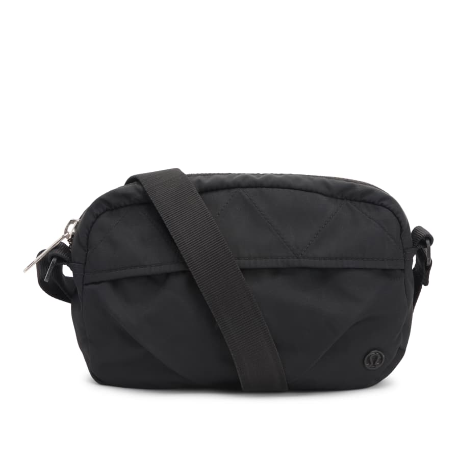 City adventurer crossbody bag : r/lululemon