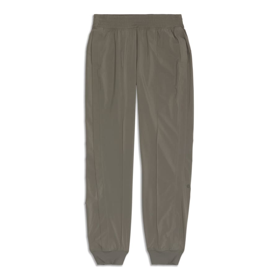 NWOT Lululemon Wanderer Cropped Jogger Track Pants Grey Sage Athleisure SZ 8