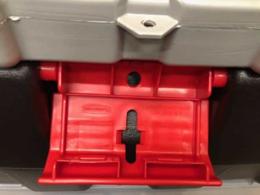Rubbermaid 8 Gallon Action Packer Lockable Latch Indoor And