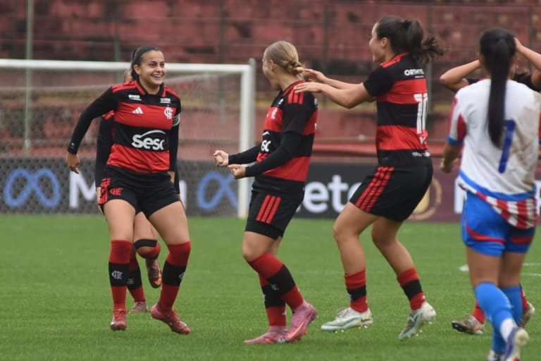 Sub-20 do Flamengo vence Paraguai e avança à final do Torneio Internacional Estrelas