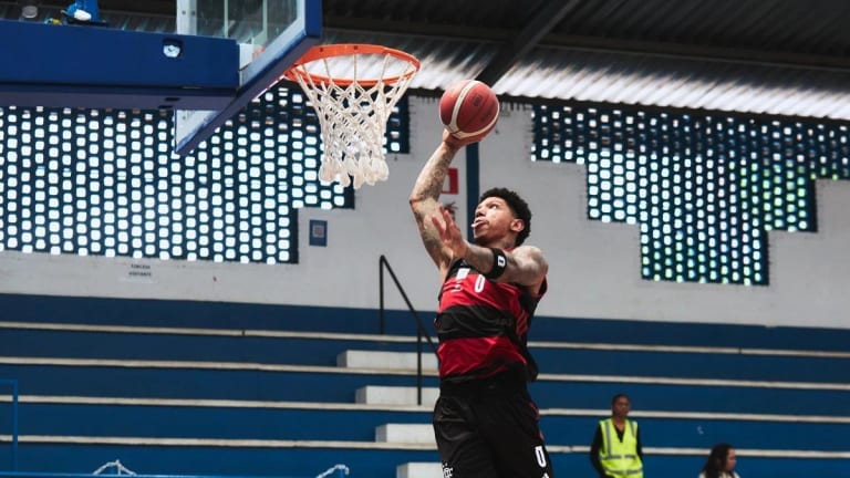 Flamengo goleia Botafogo na estreia do Torneio de Abertura do NBB