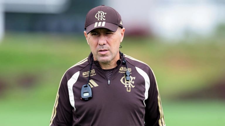 Flamengo relaciona jovens da base para enfrentar o Santos no Brasileirão