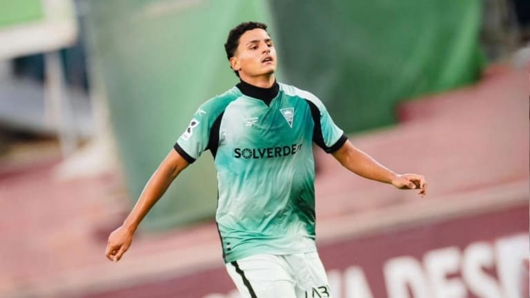 Ex-jogador do Flamengo usa base rubro-negra para buscar sucesso no futebol português