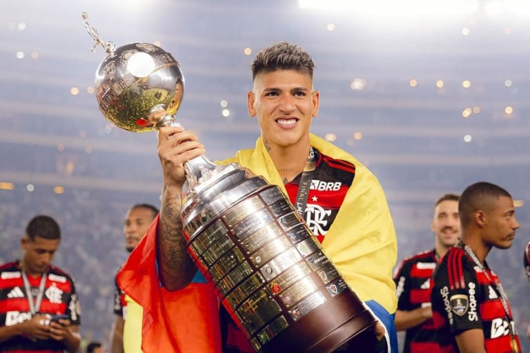 Carrascal recusa propostas do Oriente Médio e reafirma compromisso com projeto do Flamengo