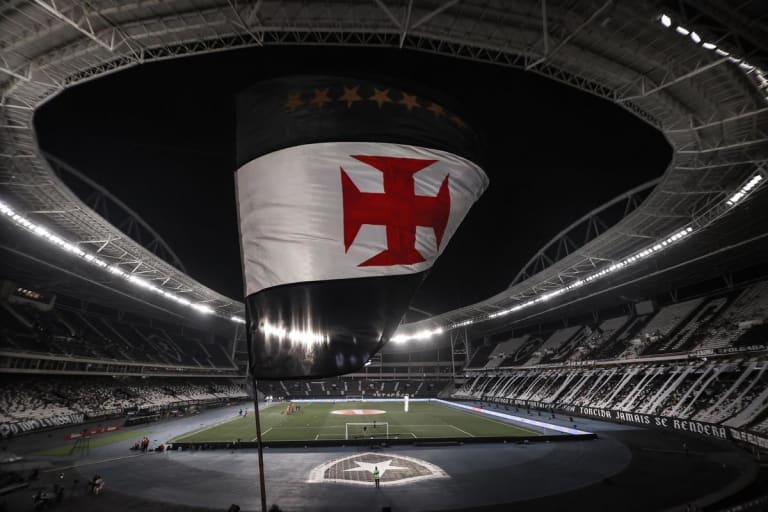 Vasco inicia venda de ingressos contra Flamengo no Nilton Santos com divisão noventa dez