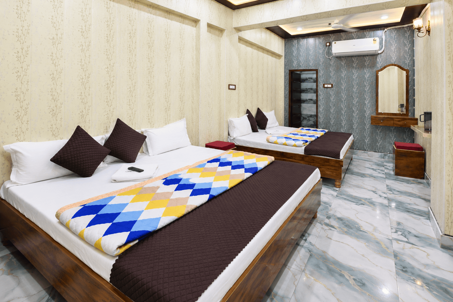 Deluxe AC Family Bedroom at Kashi King Luxury Stay, opposite Kashi Vishwanath Temple in Varanasi