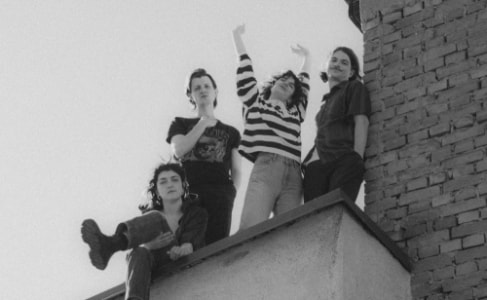 ENDLESS WELLNESS: INDIE, FUZZ-FOLK // AUS WIEN - Wed, Oct 21, 2026, 20:00 at Treibhaus, Angerzellgasse 8 Am Volksgarten, 6020 Innsbruck, Österreich